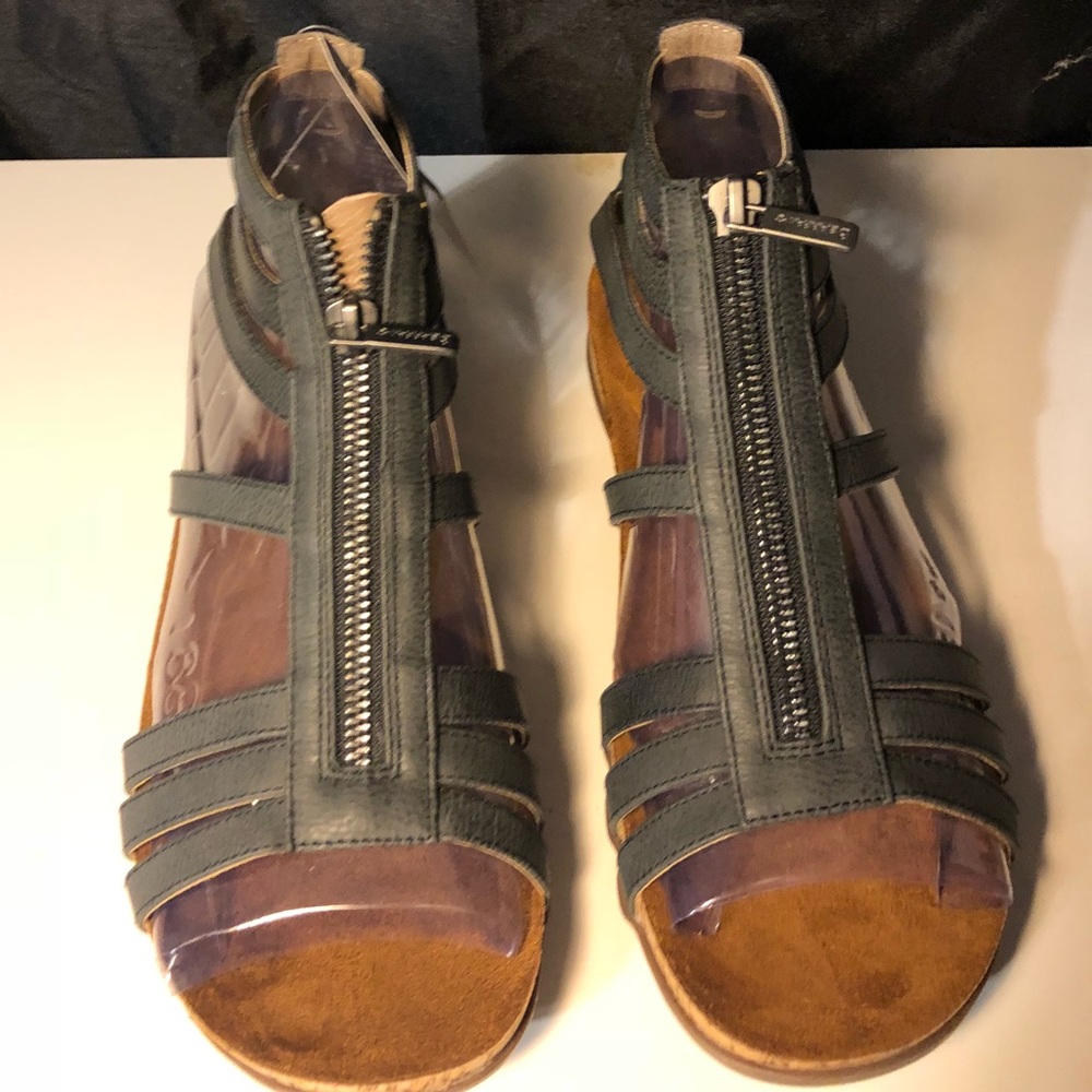 Bearpaw Layla Black Sanals